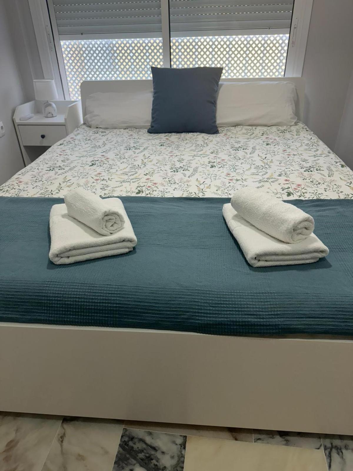 Golden Hour Grupo Ac Gestion Apartment Рота Екстериор снимка